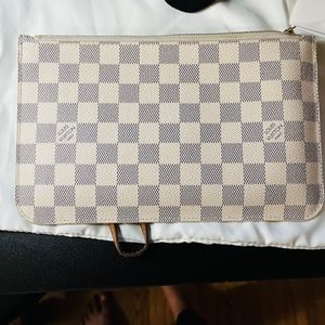 Louis Vuitton Pouch *authentic*